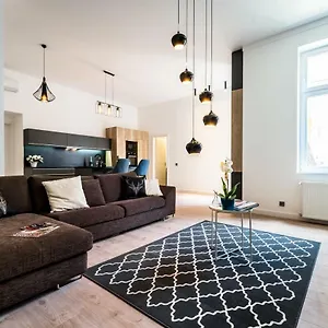Regi Highrise Oasis Apartamento Budapest
